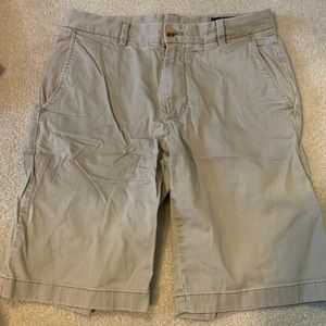 Vineyard Vines khaki shorts